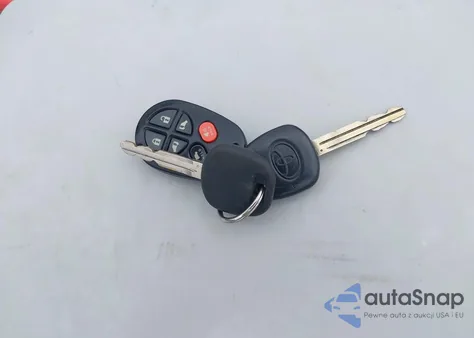 2008 Toyota Sienna Limited z USA, uszkodzony, nr VIN 5TDBK22C28S010947